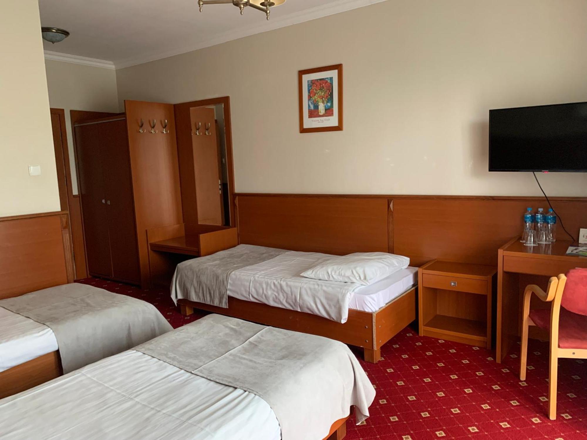 Hotel Albatros Serwy Экстерьер фото