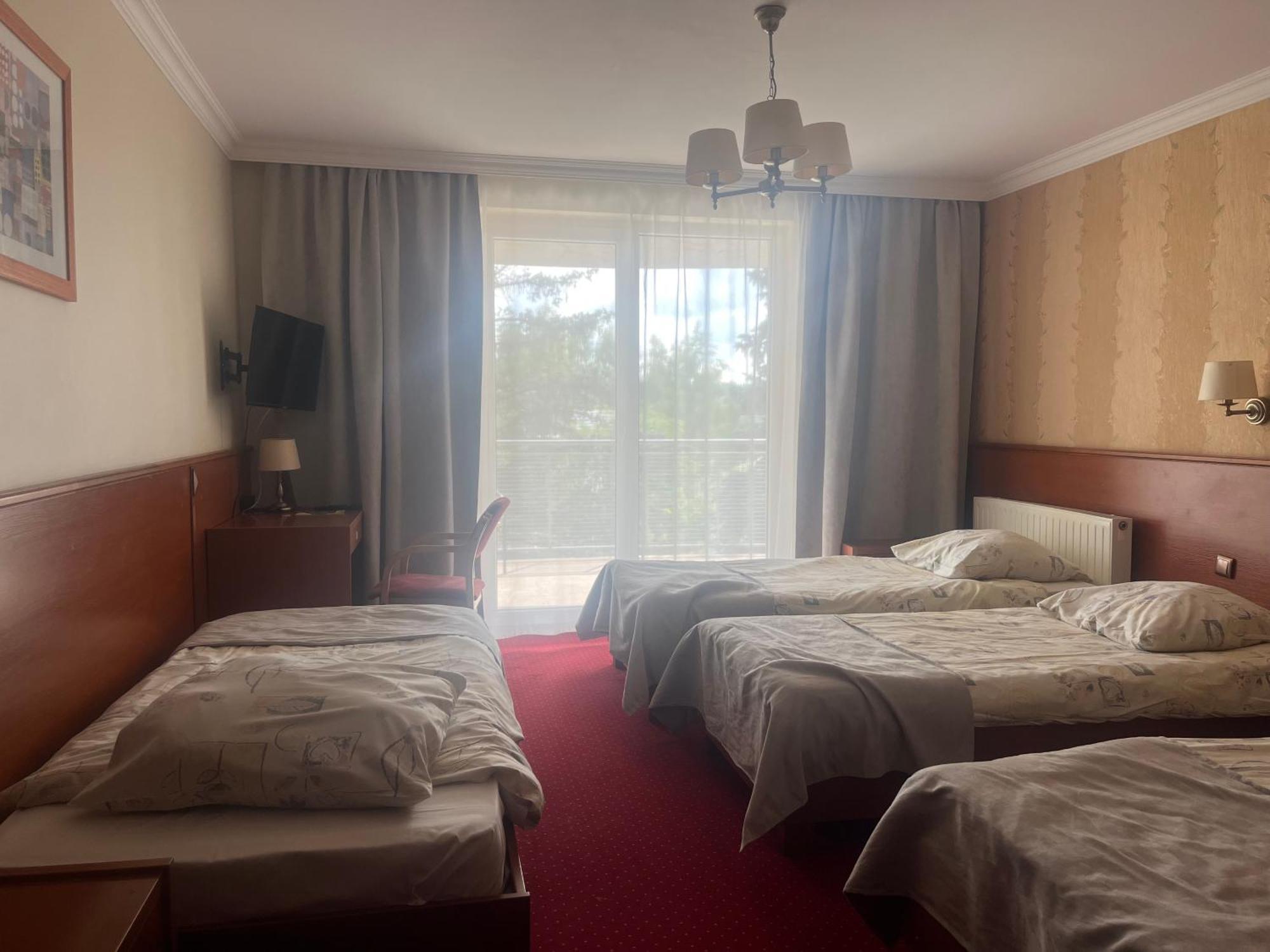 Hotel Albatros Serwy Экстерьер фото