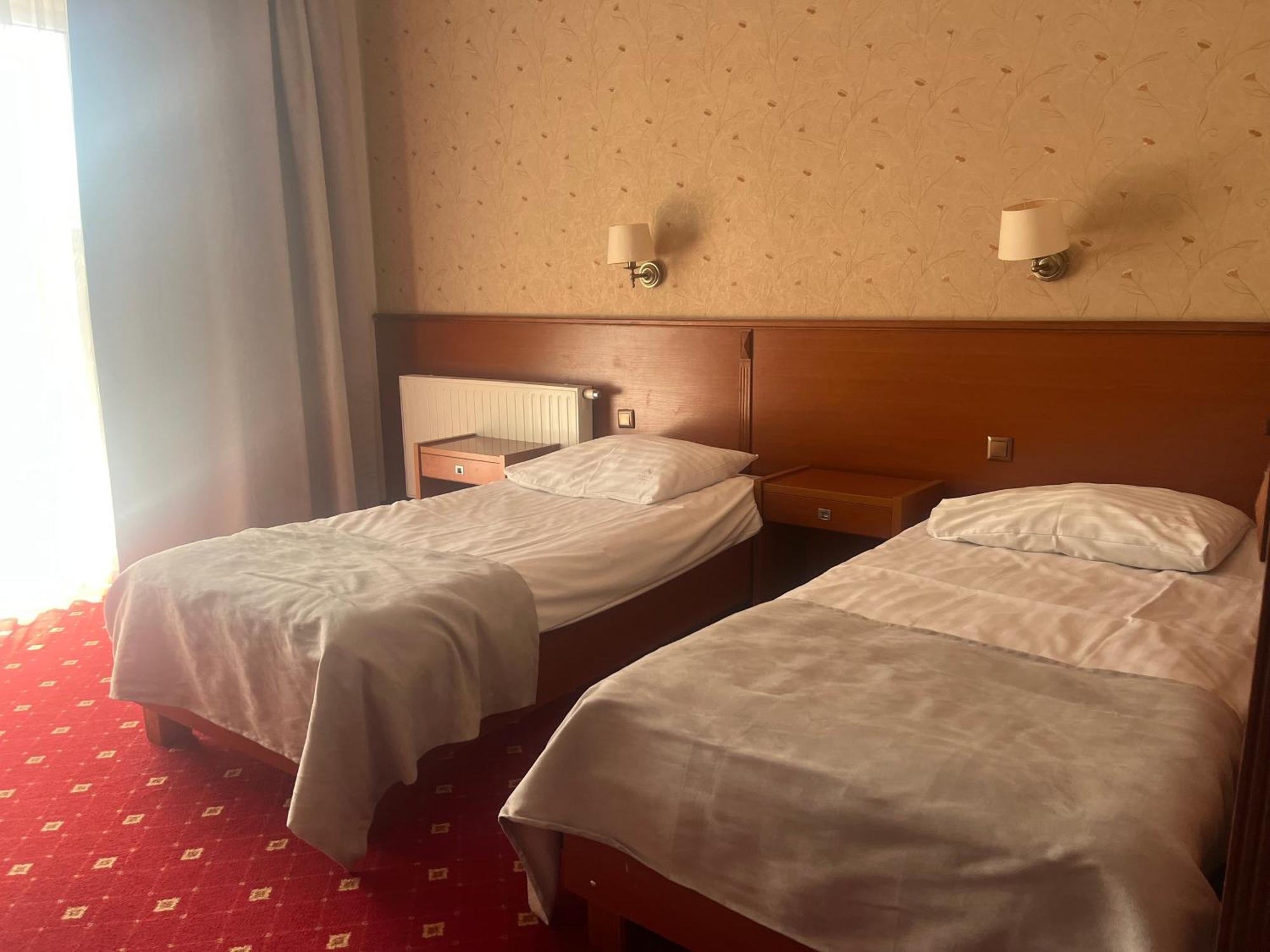 Hotel Albatros Serwy Экстерьер фото