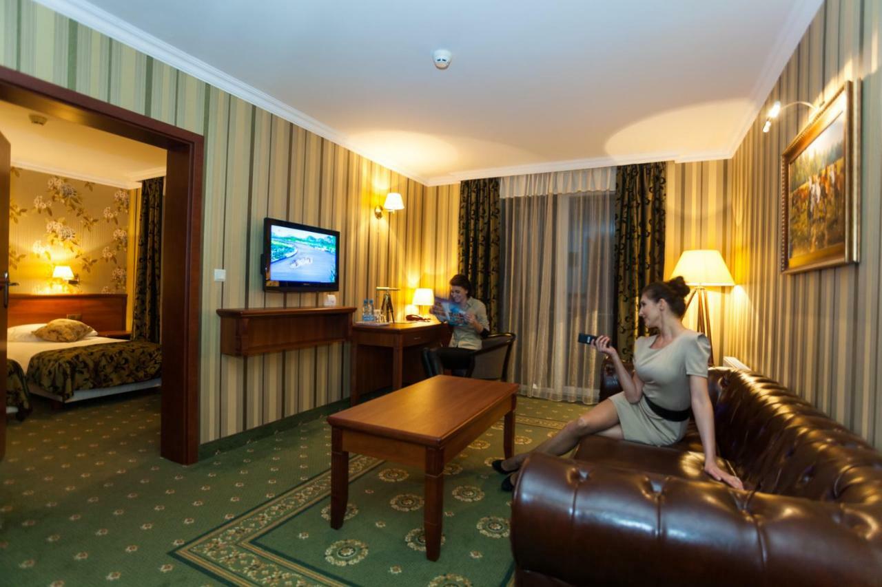 Hotel Albatros Serwy Экстерьер фото
